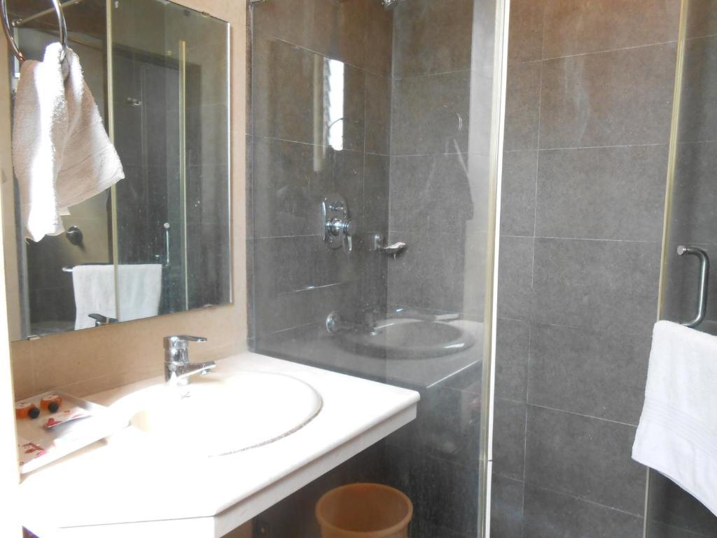 Hotel Victerrace Regency Kolkata Rom bilde